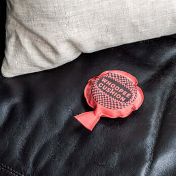 Mini whoopee cushion