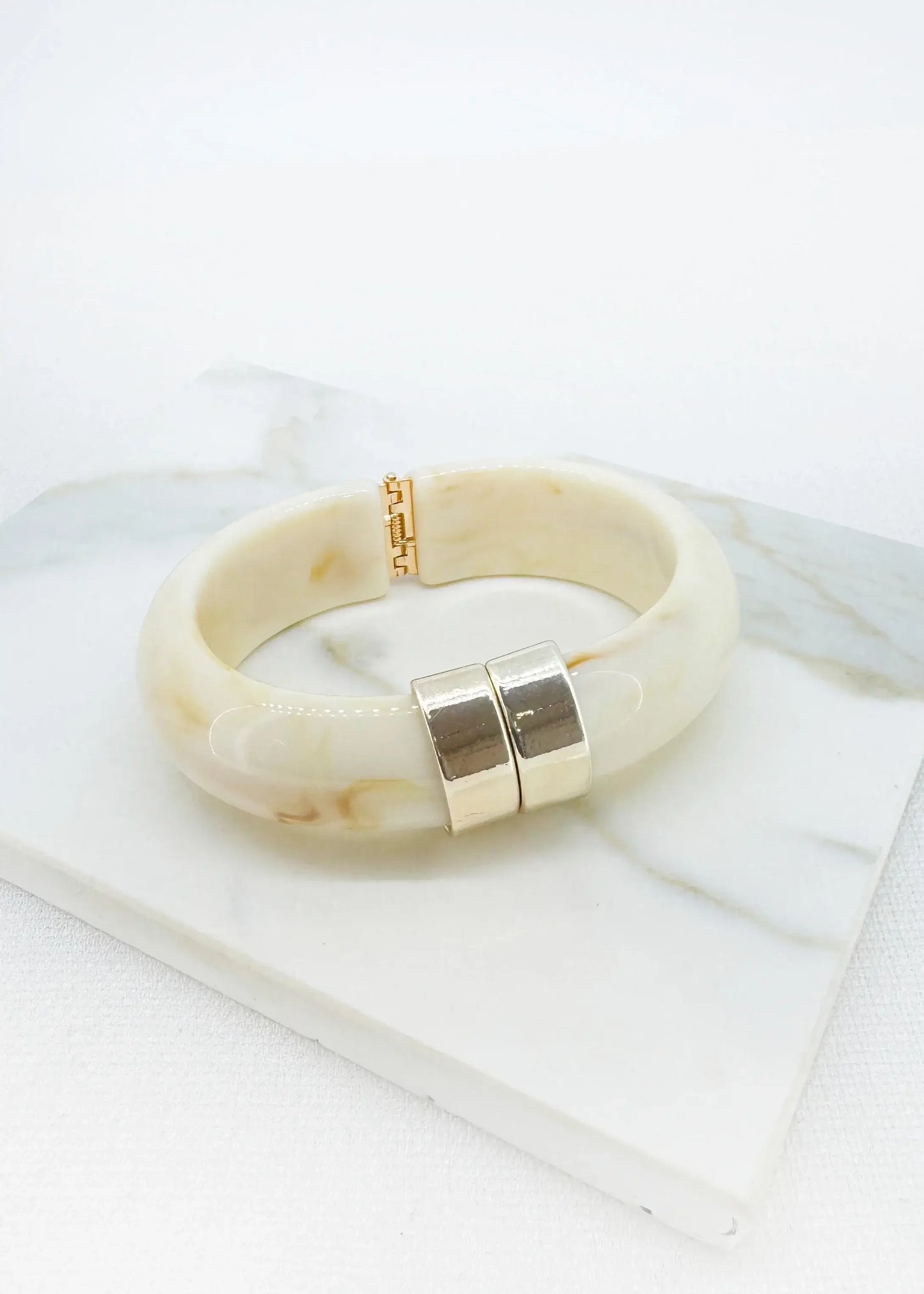 Envy Jewellery - Cream resin hinged bangle