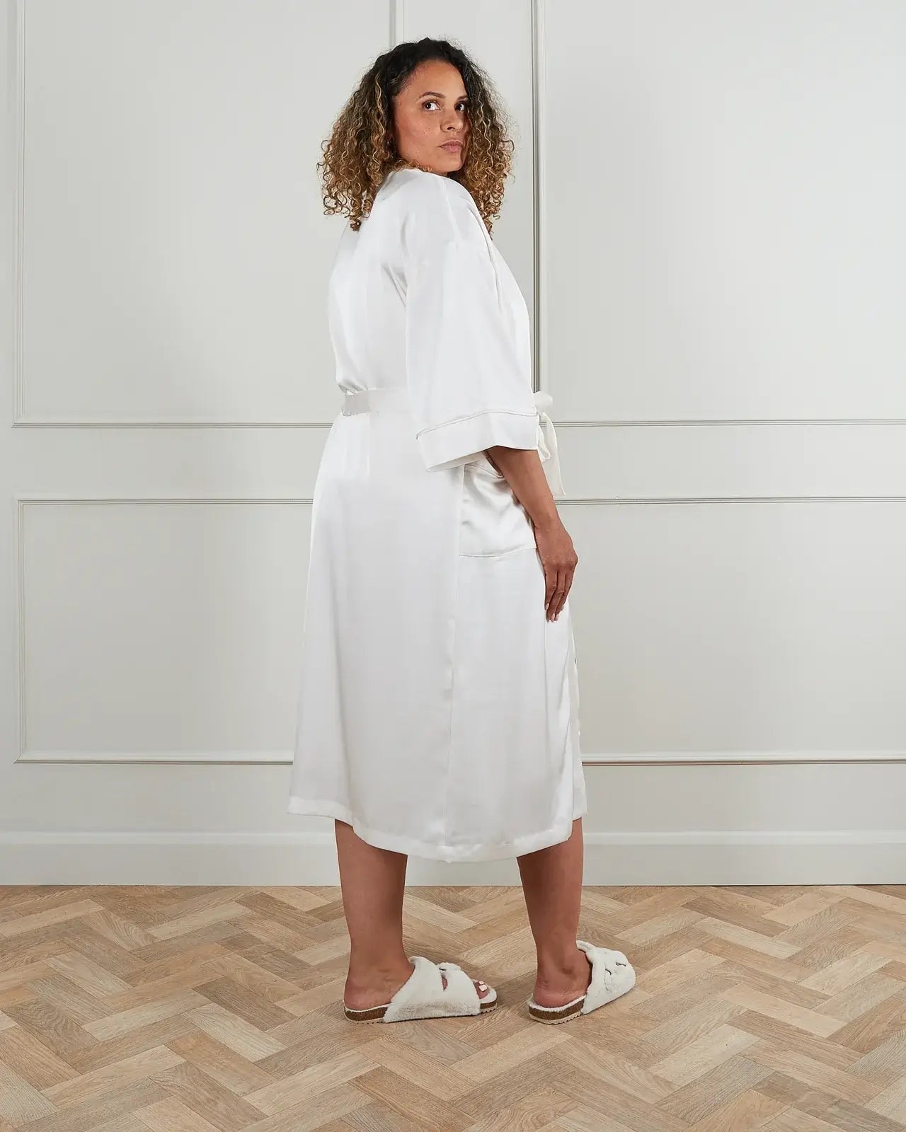 Chalk UK - Cali 100% Satin Robe, Off White