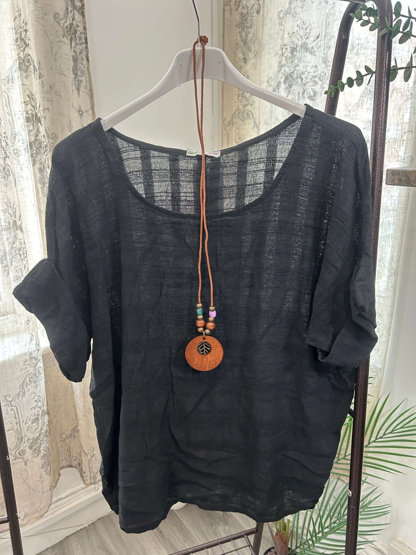 Sofia Stripe Weave Box Top With Necklace