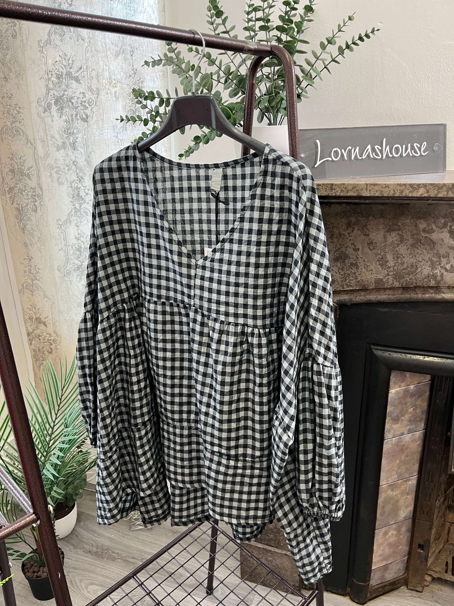 Gingham Lagen Look Tiered Top