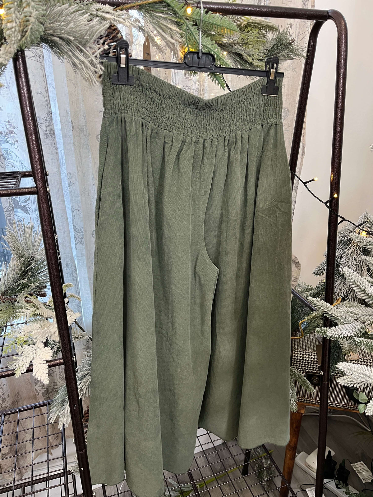 Olive Ladies Needlecord Elasticated Cullottes