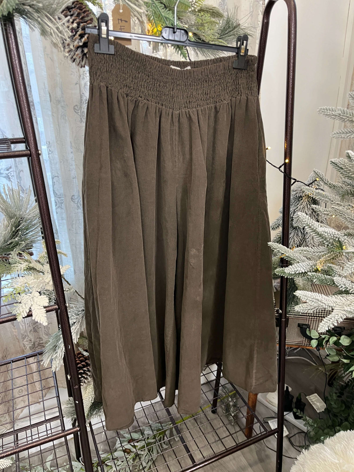 Olive Ladies Needlecord Elasticated Cullottes