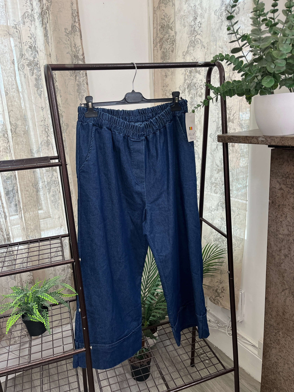 Aubrey Wide Leg Turn Up Detail Jeans