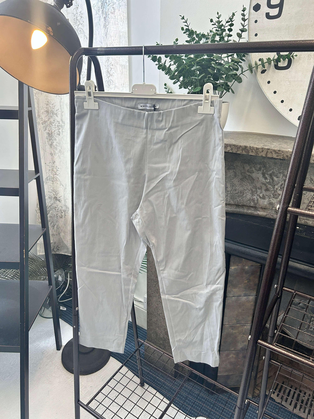 Yvette darted seamless Capri Pants