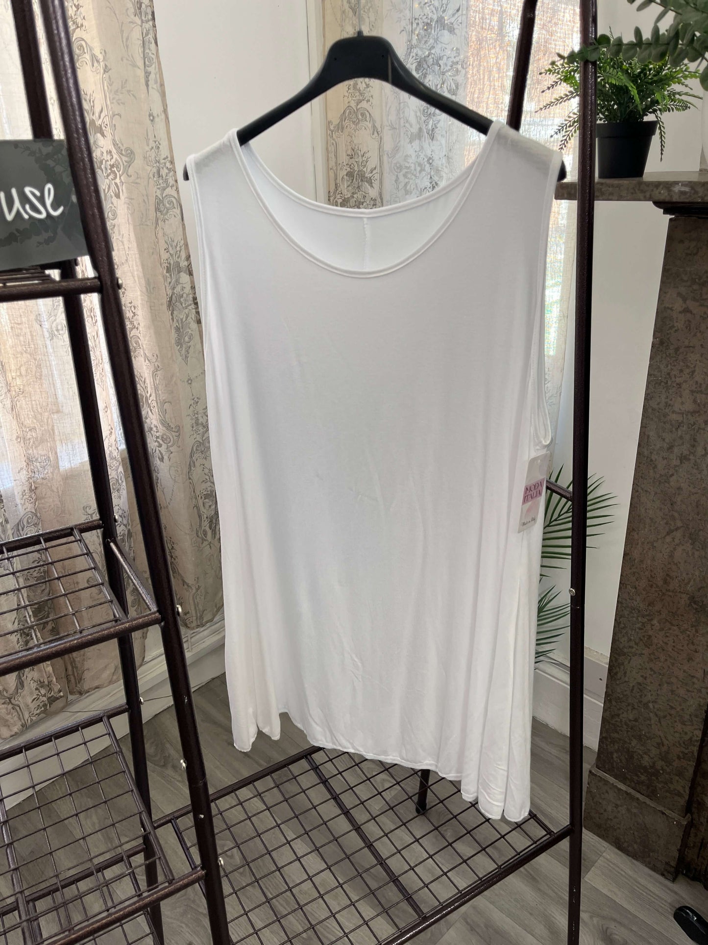 Lightweight Round Neck Swing Vest