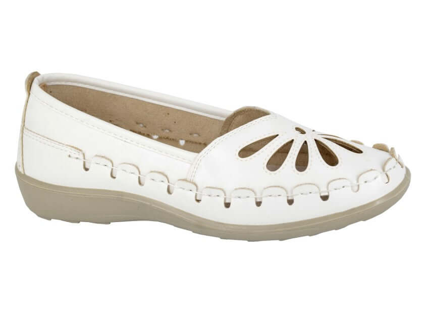 Boulevard Closed Toe Punched Leather Casual Shoe