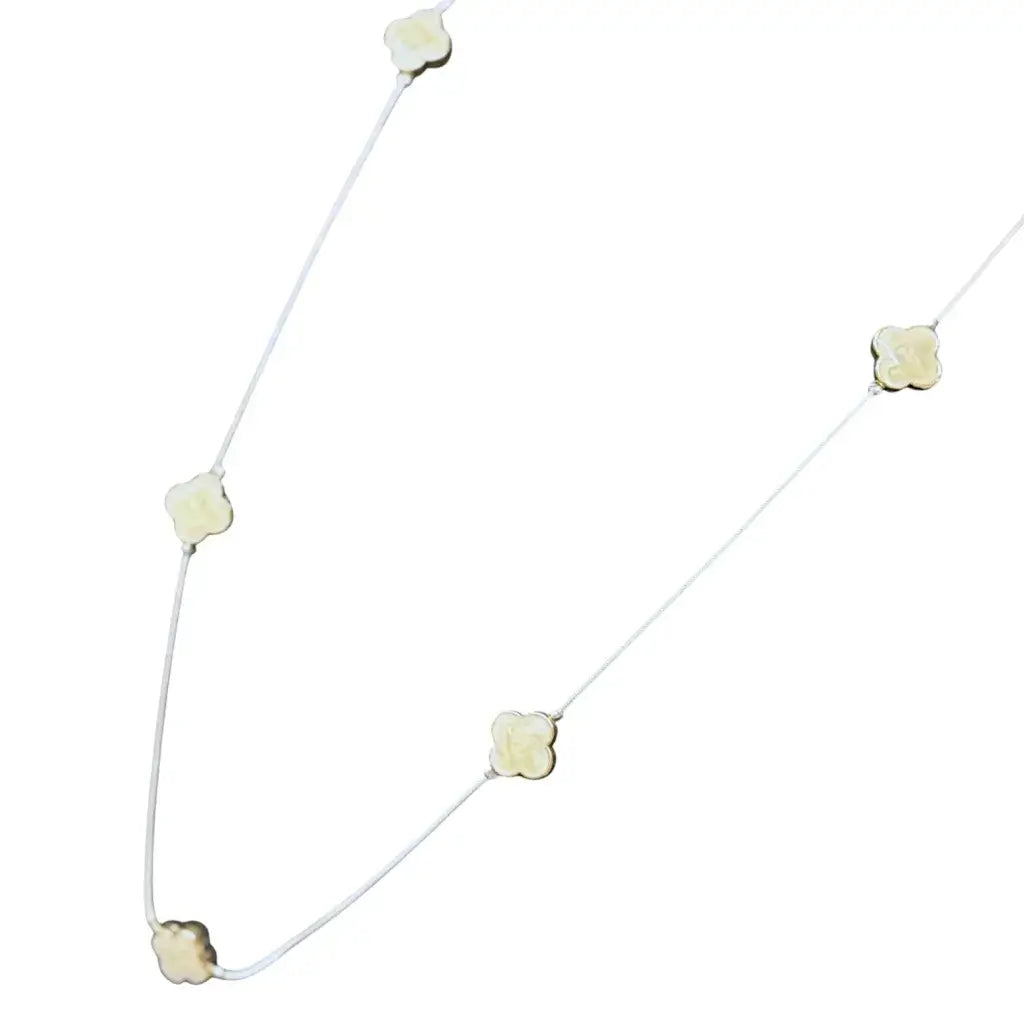 Jess & Lou - Clover Pearlescent Necklace White