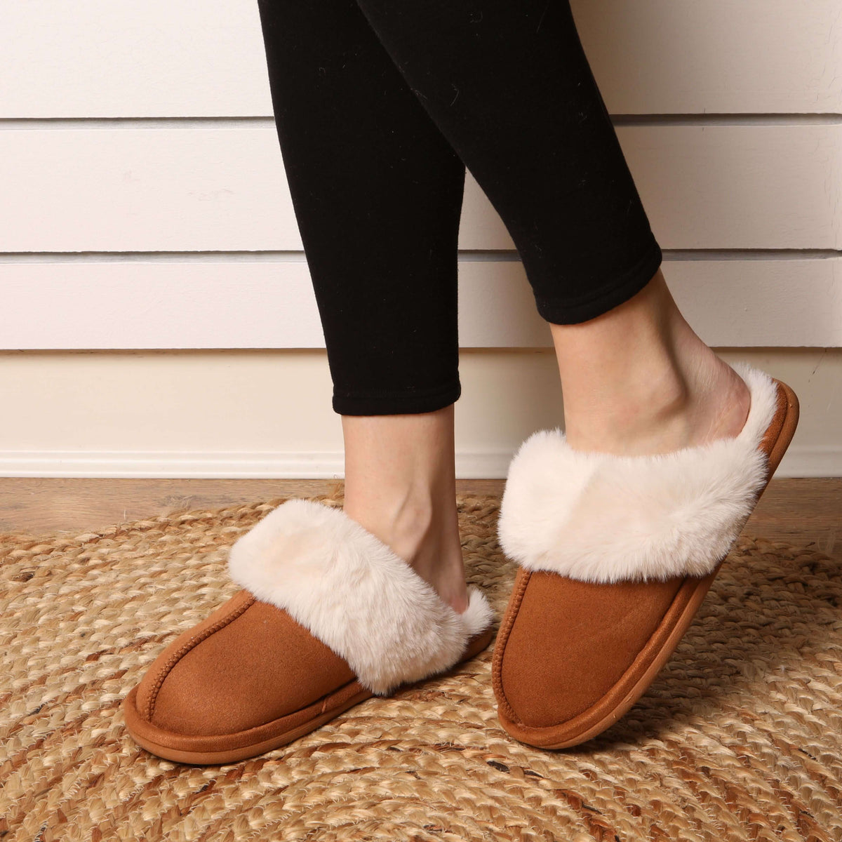 Ladies Faux Fur Lined Mule - 3 colours