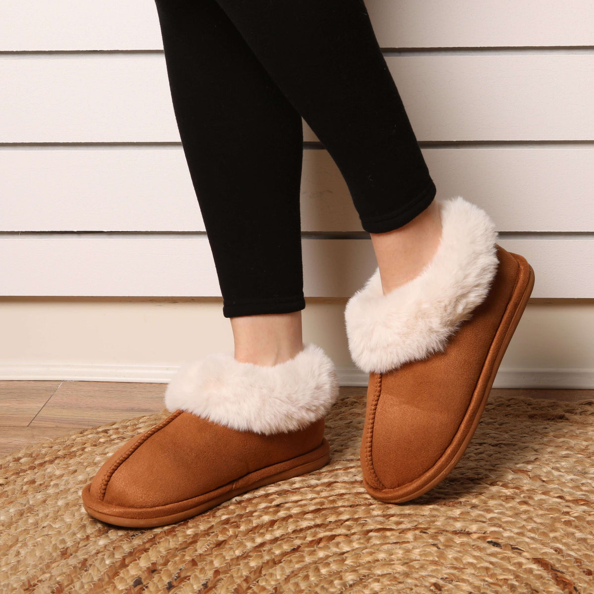 Womens's Faux Fur Lined Full Slipper