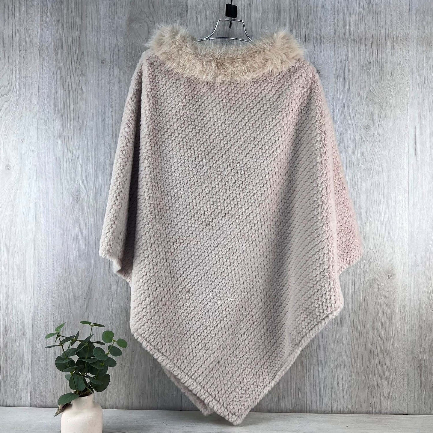 Ladies Faux Fur Collar Detail Fluffy Poncho