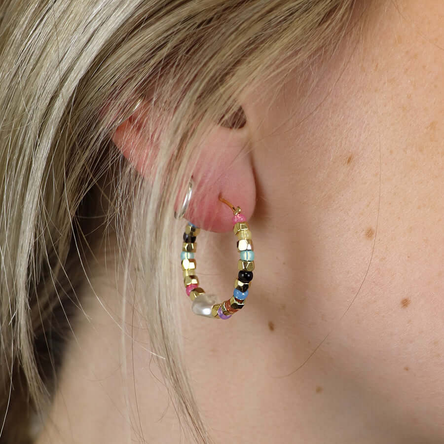 POM925 - Multicolour glass bead gold and pearl hoop earrings