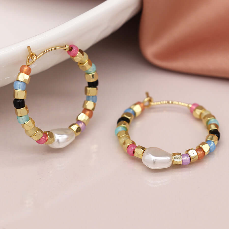 POM925 - Multicolour glass bead gold and pearl hoop earrings