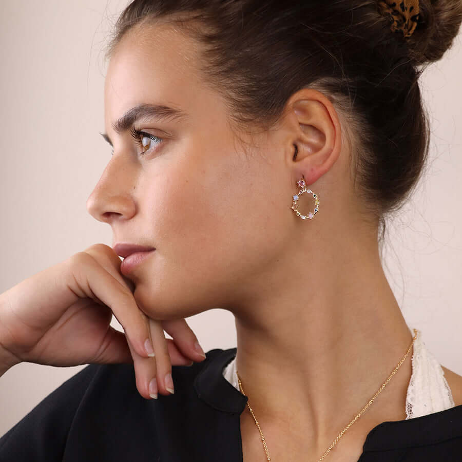 POM - Golden decorative circle earrings with mixed crystals