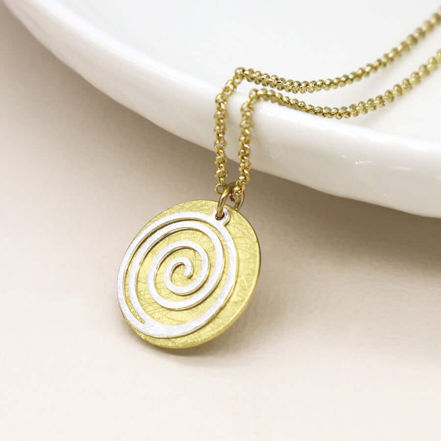 POM - Golden scratched disc and silver plated spiral necklace