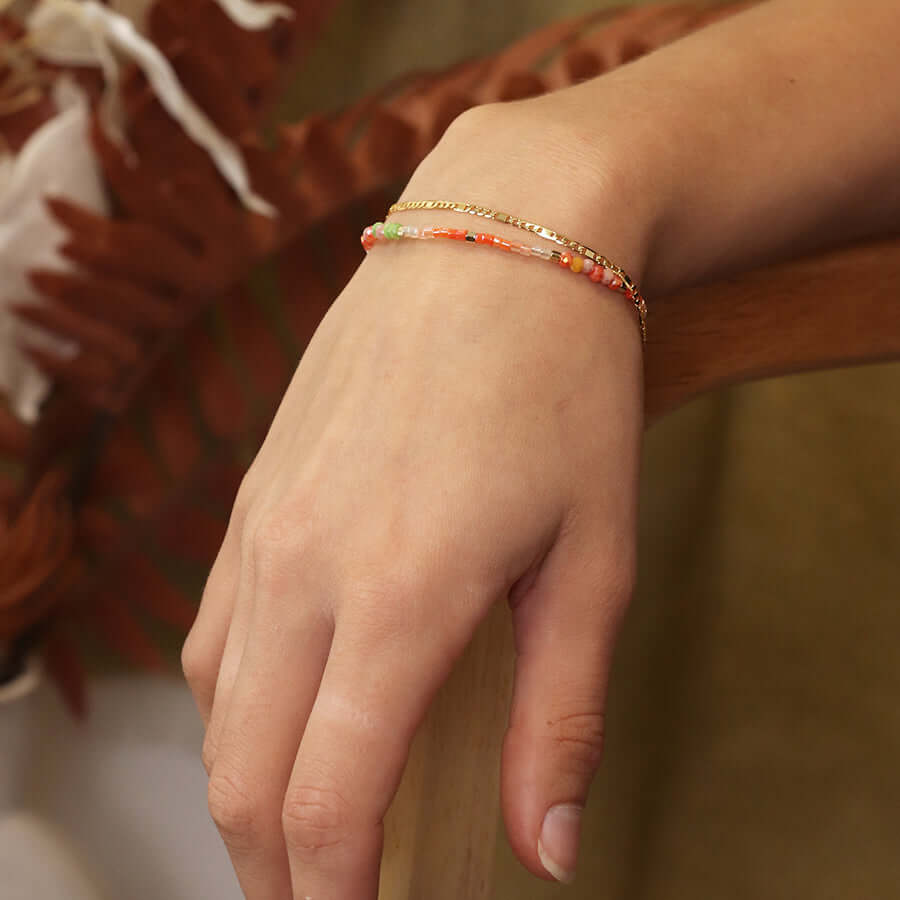 POM925 - Coral beads and golden chain layered bracelet