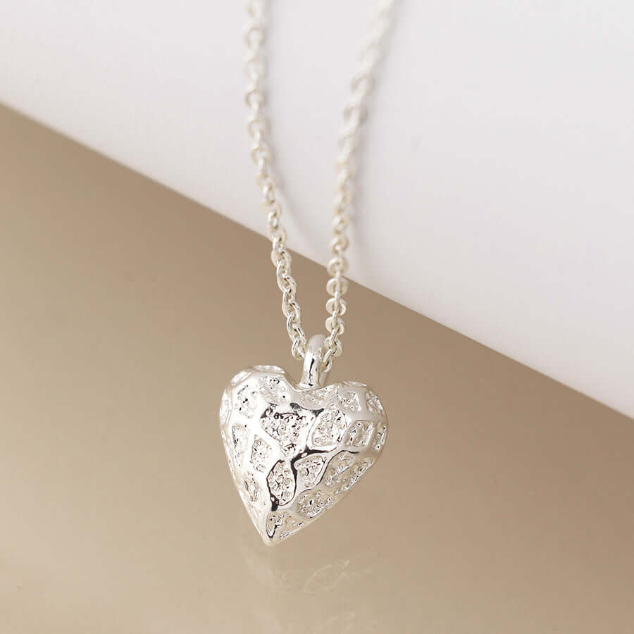 POM925 - Silver plated vintage texture heart necklace