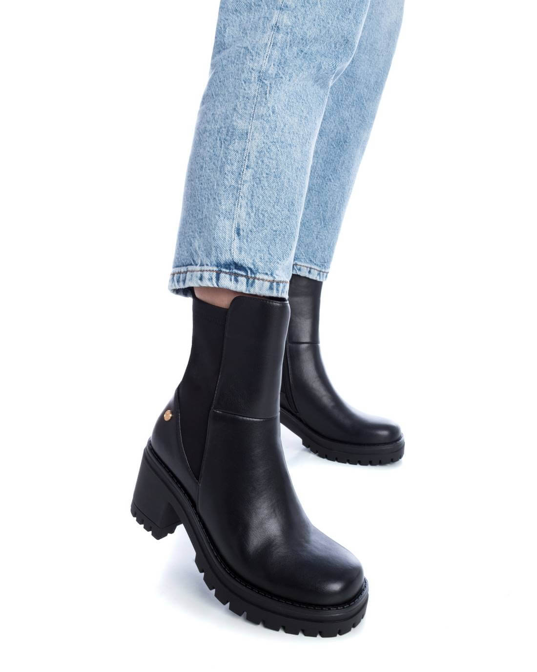 Xti black best sale ankle boots