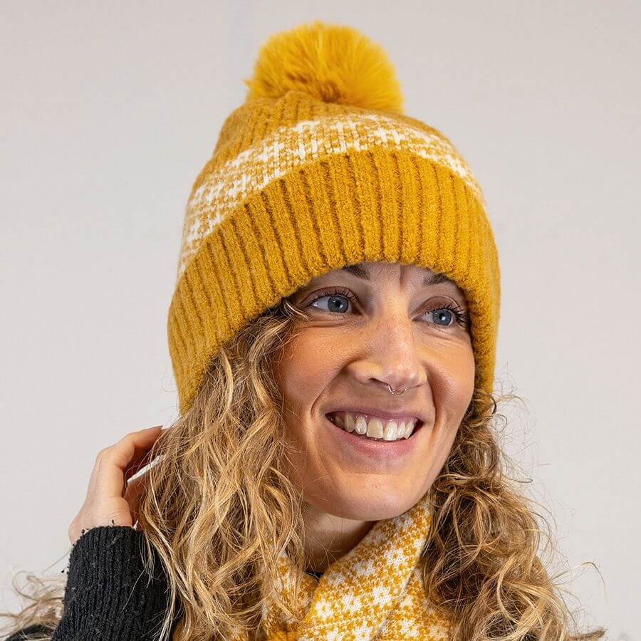 POM - Recycled blend scandi flower bobble hats