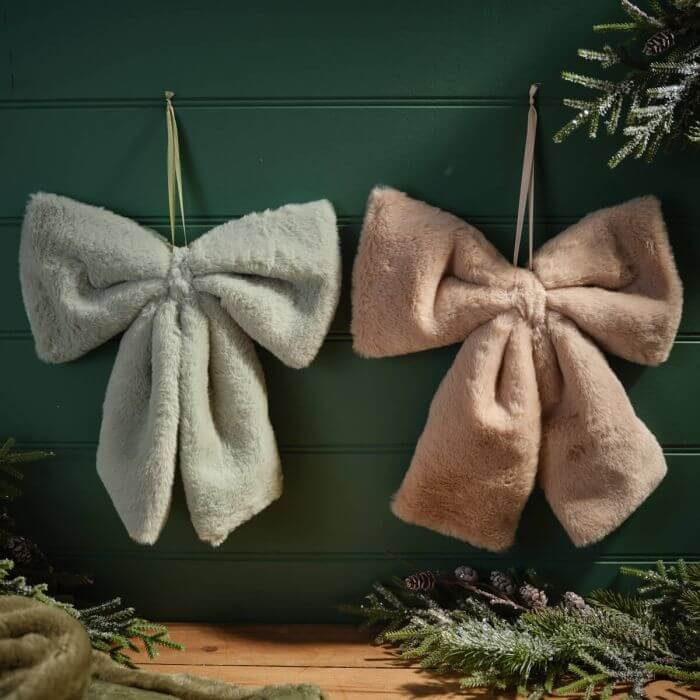 Evergreen Faux Fur 2 Asstd Large Hanging Bow
