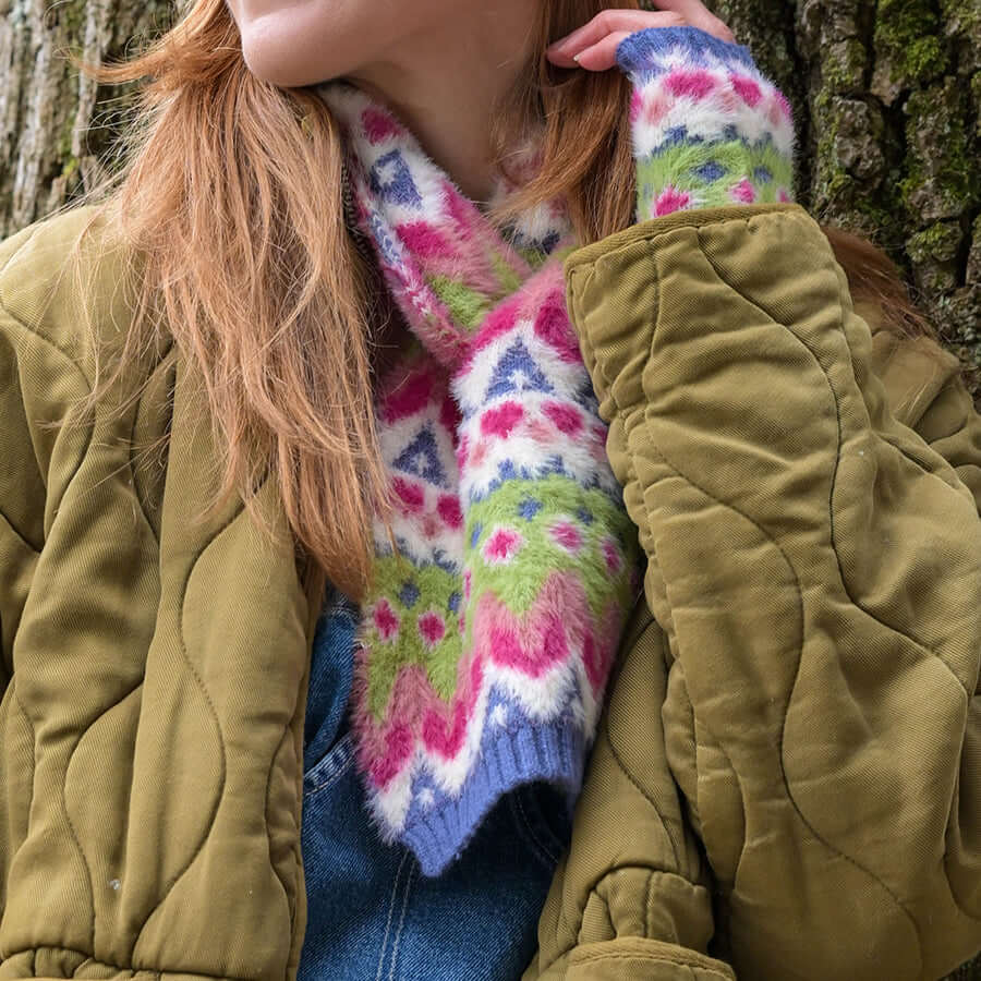 POM925 - Imogen lime and pink fluffy patterned pull through scarf
