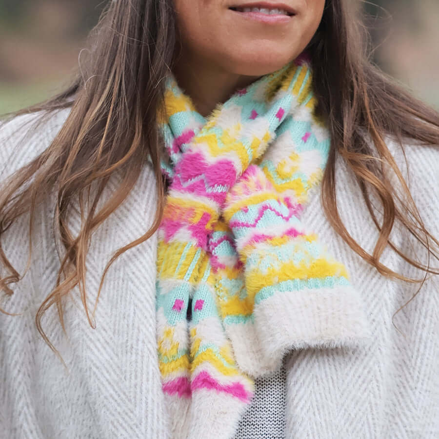 POM925 - Mia cream/yellow/pink fluffy patterned pull through scarf