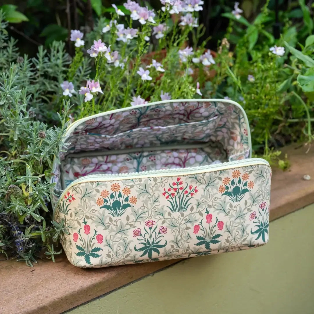 Heathcote's The Voyager Celandine Beauty Storage Bag