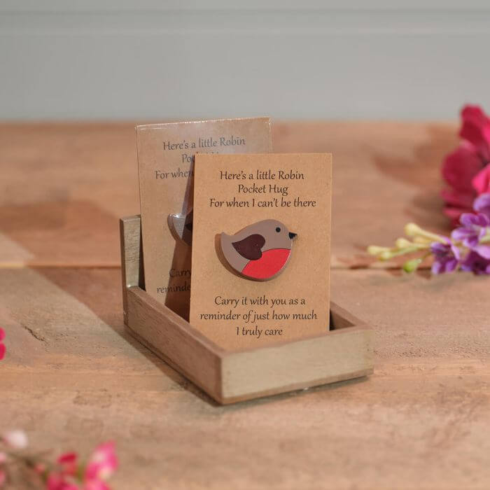Heres a little Robin Carded Wood Pocket Hug with Tray