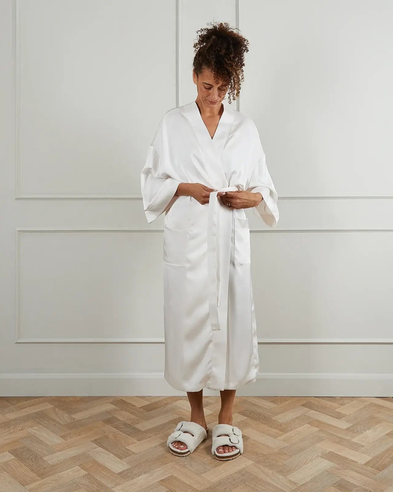 Chalk UK - Cali 100% Satin Robe, Off White