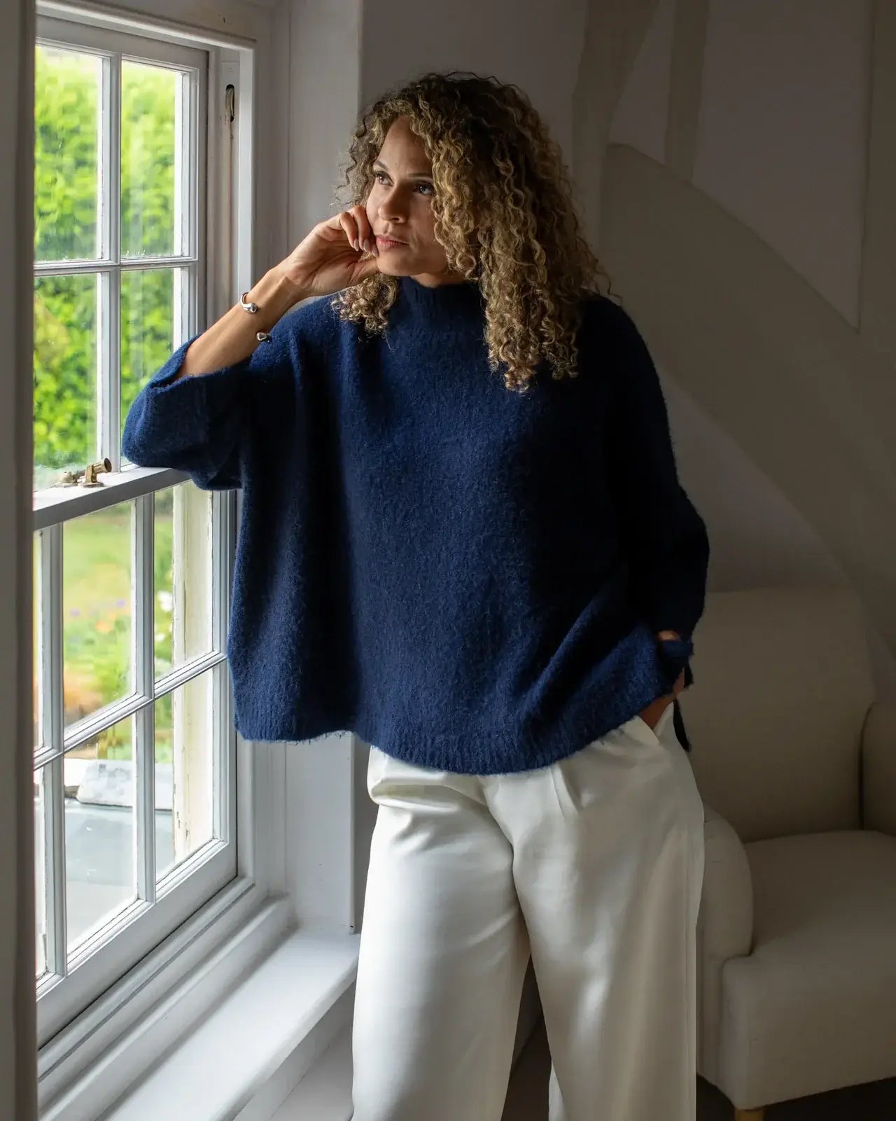 Chalk UK - Vicki Jumper Fluffy Navy