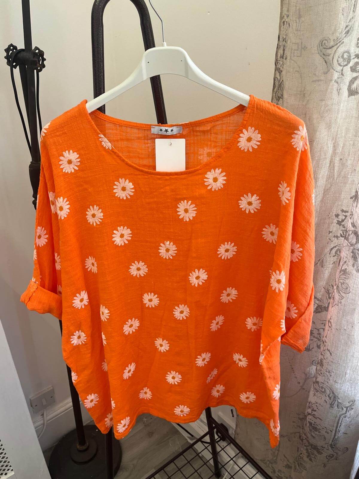Casual Round Neck Boxy Top - Daisy