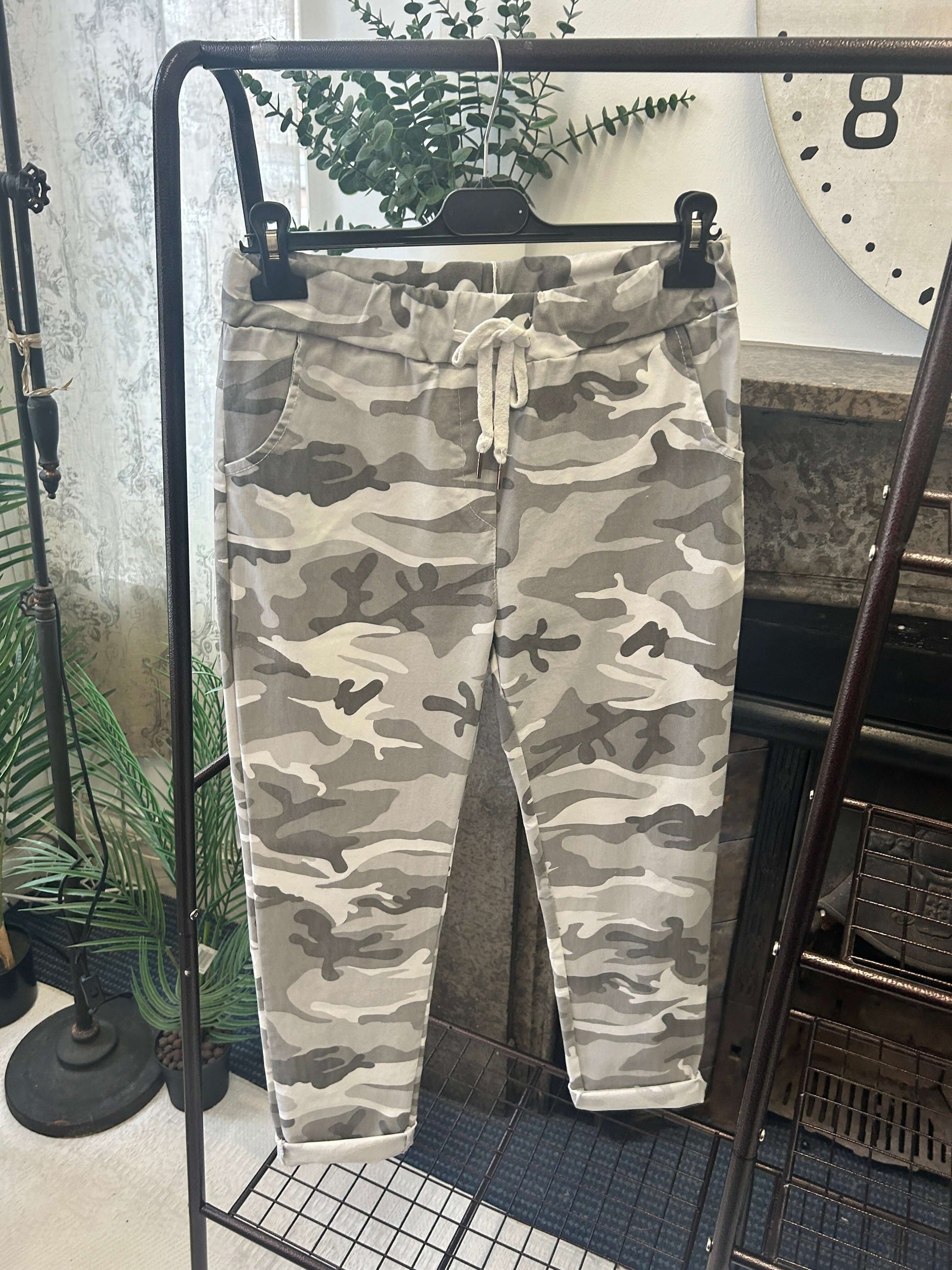 Hannah Camo Magic Jogger