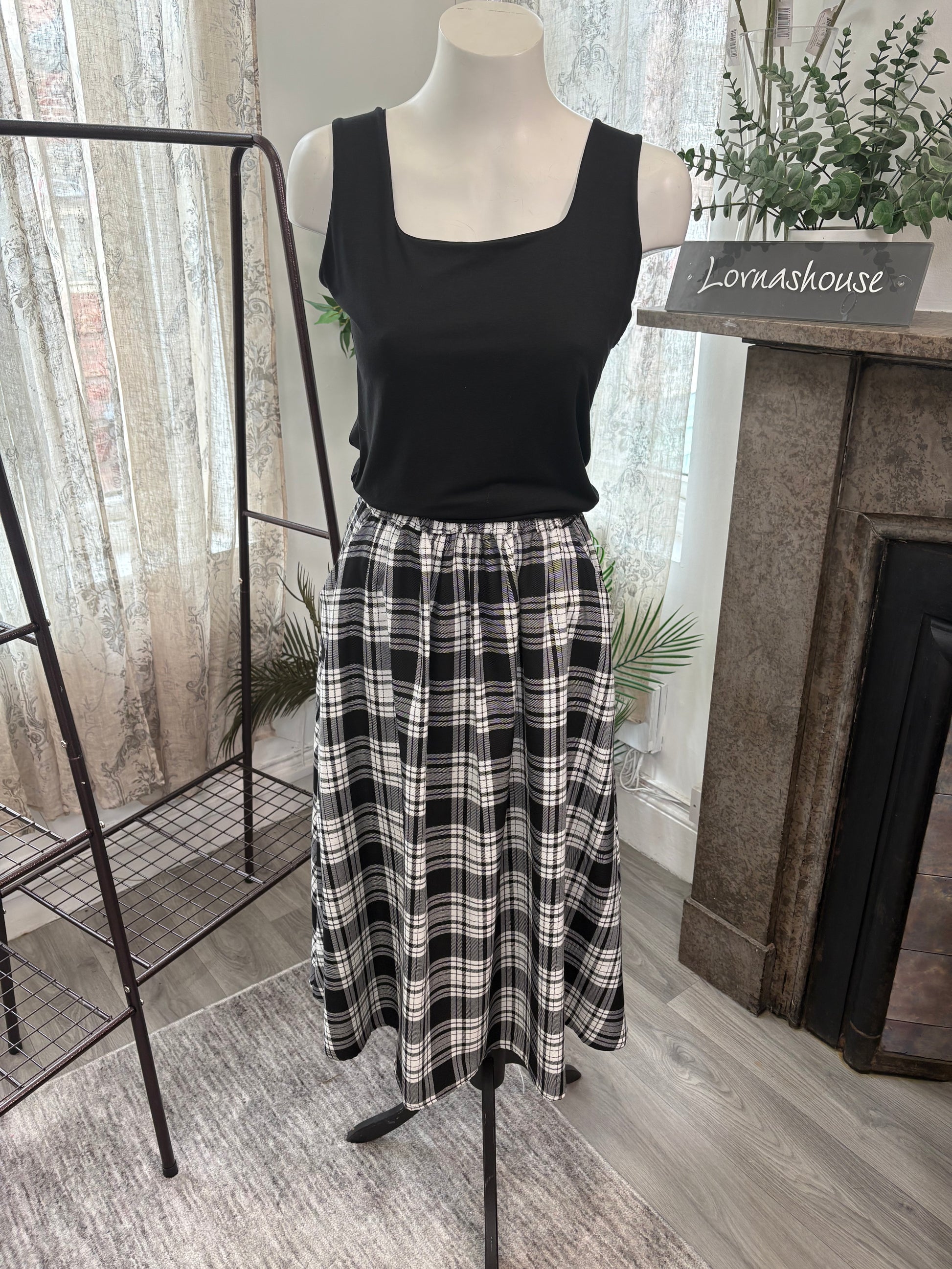 Lornashouse Exclusive by Annabelle - Red & Black Tartan Midi Skirt