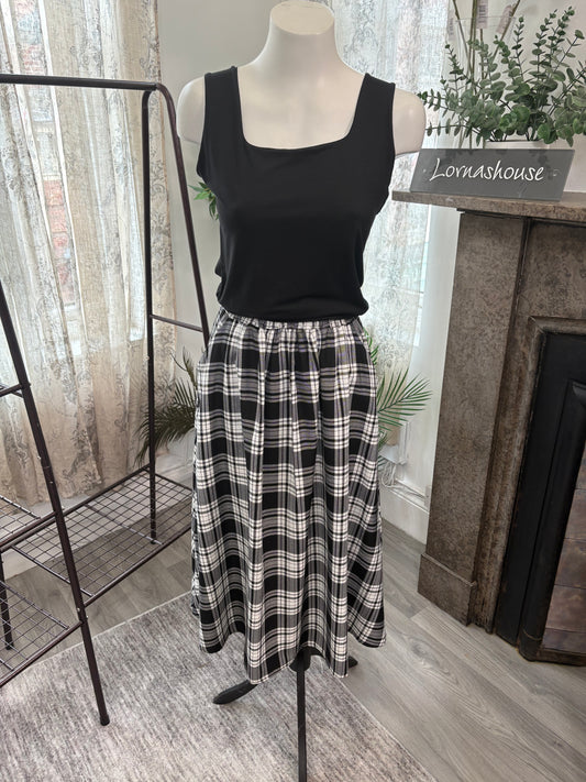 Lornashouse Exclusive by Annabelle - Red & Black Tartan Midi Skirt