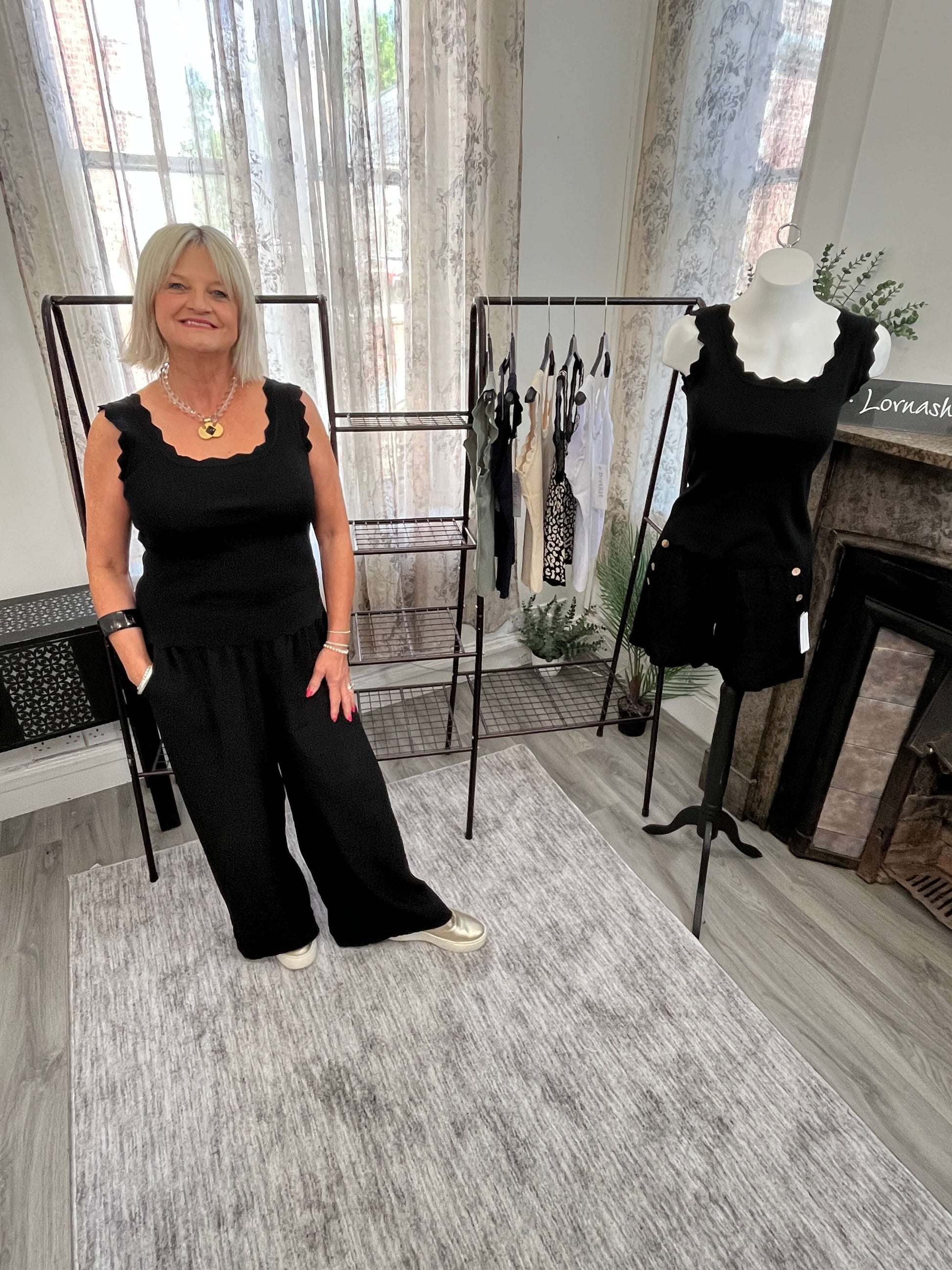 Scallop Edge Vest Top