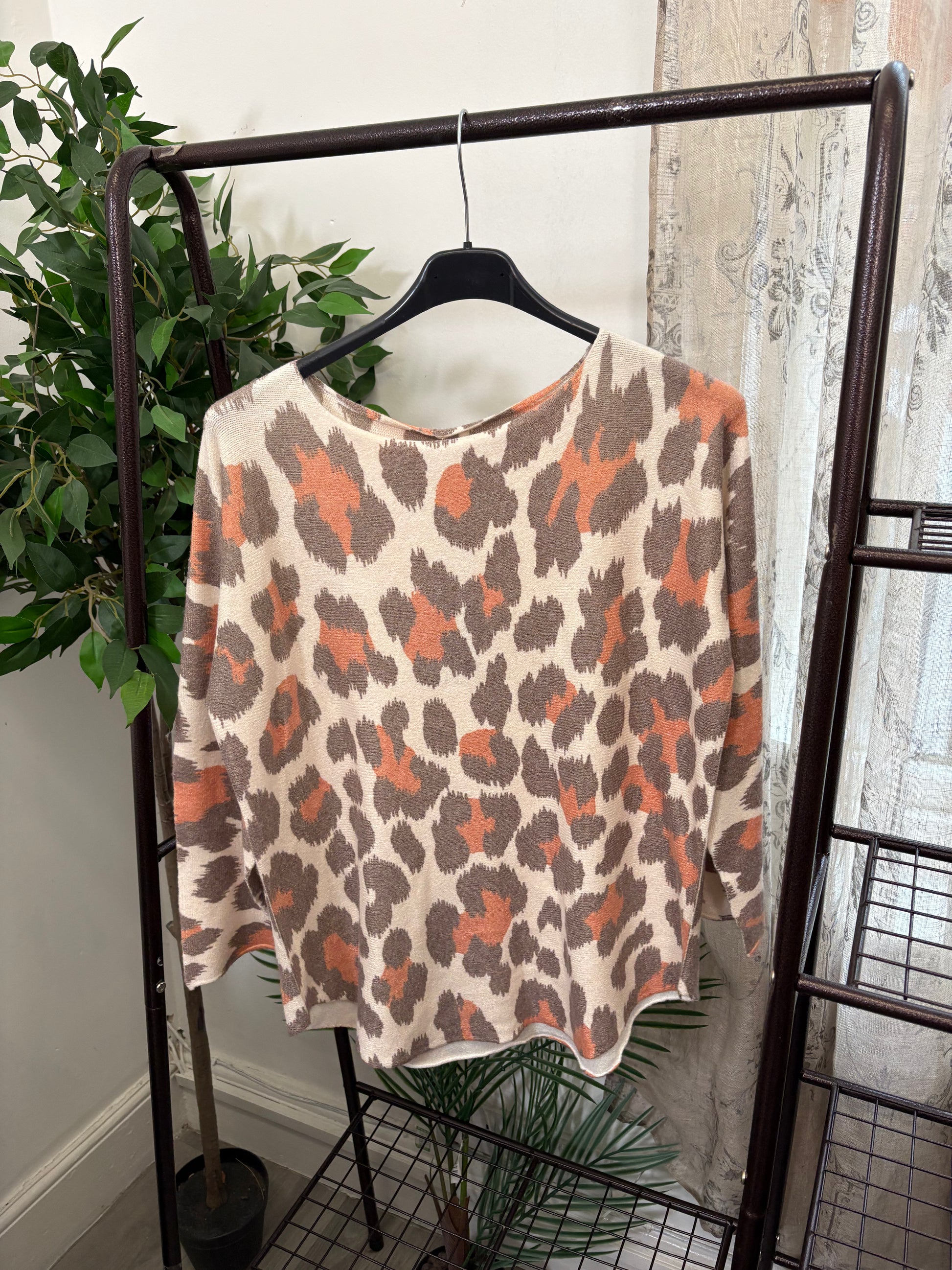 Leopard Print Round Neck Jumper