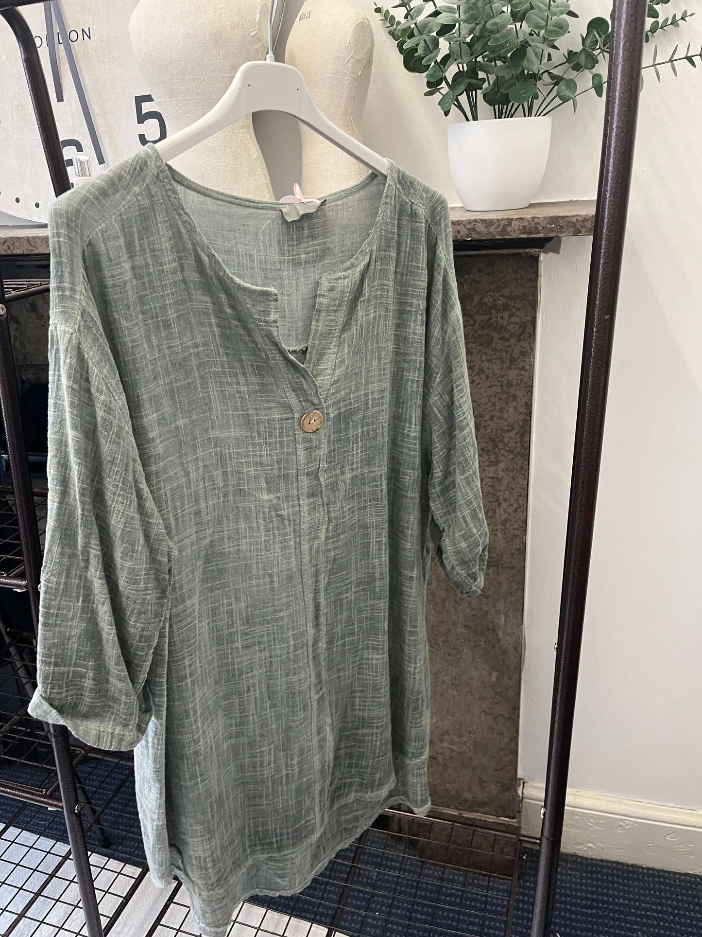 Anna One Button Linen Slouchy Blouse