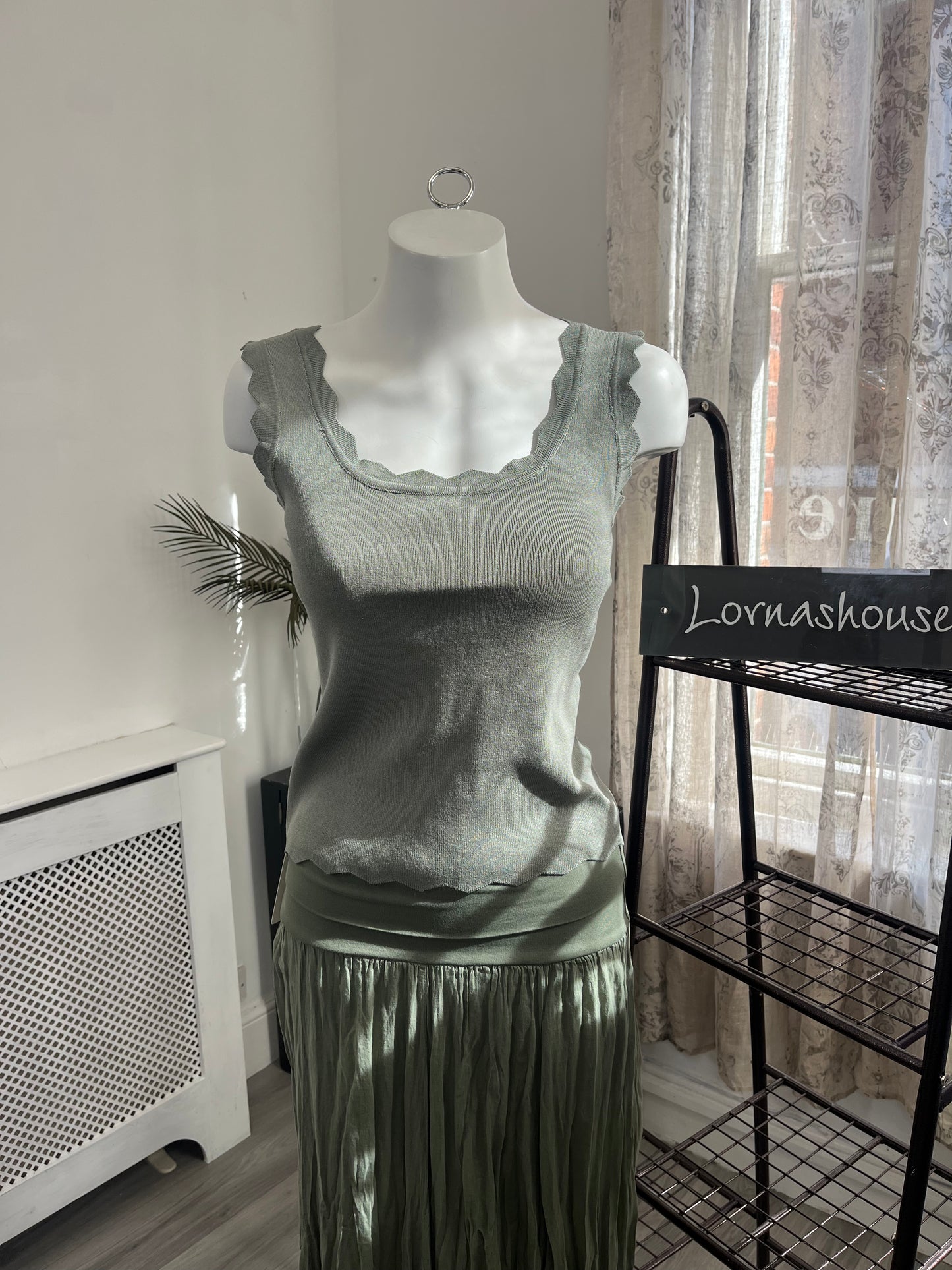 Scallop Edge Vest Top