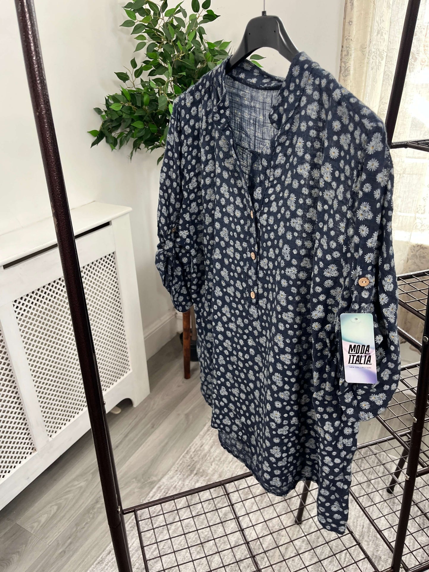 Casual 3 Button Blouse Ditsy - Floral