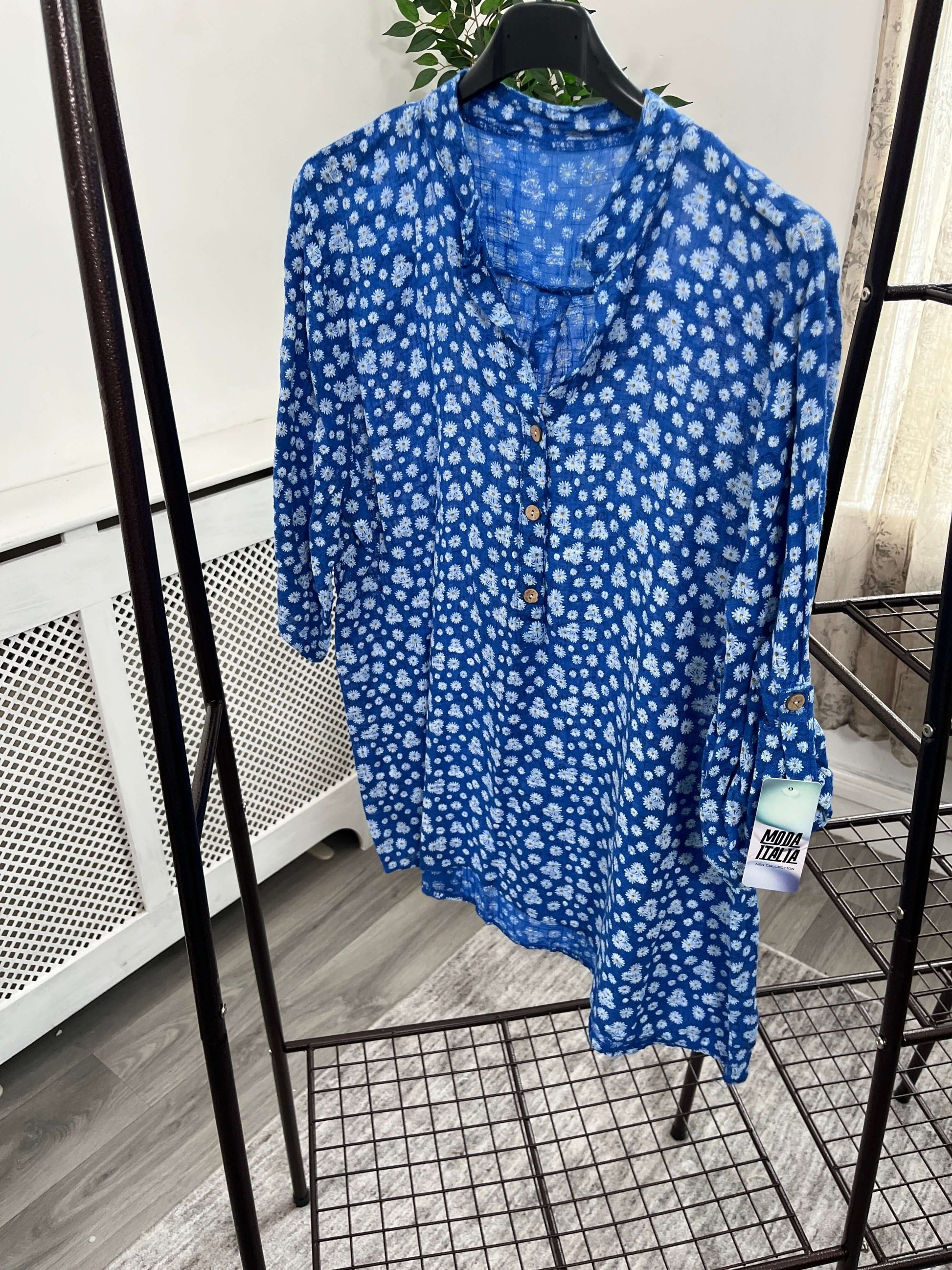 Casual 3 Button Blouse Ditsy - Floral