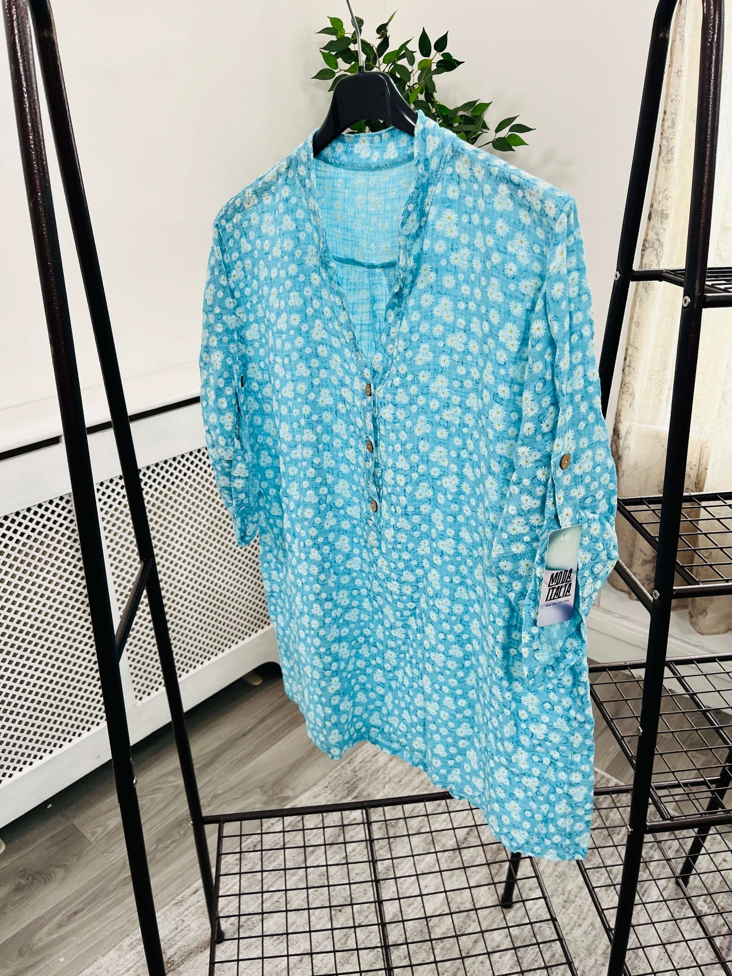 Casual 3 Button Blouse Ditsy - Floral