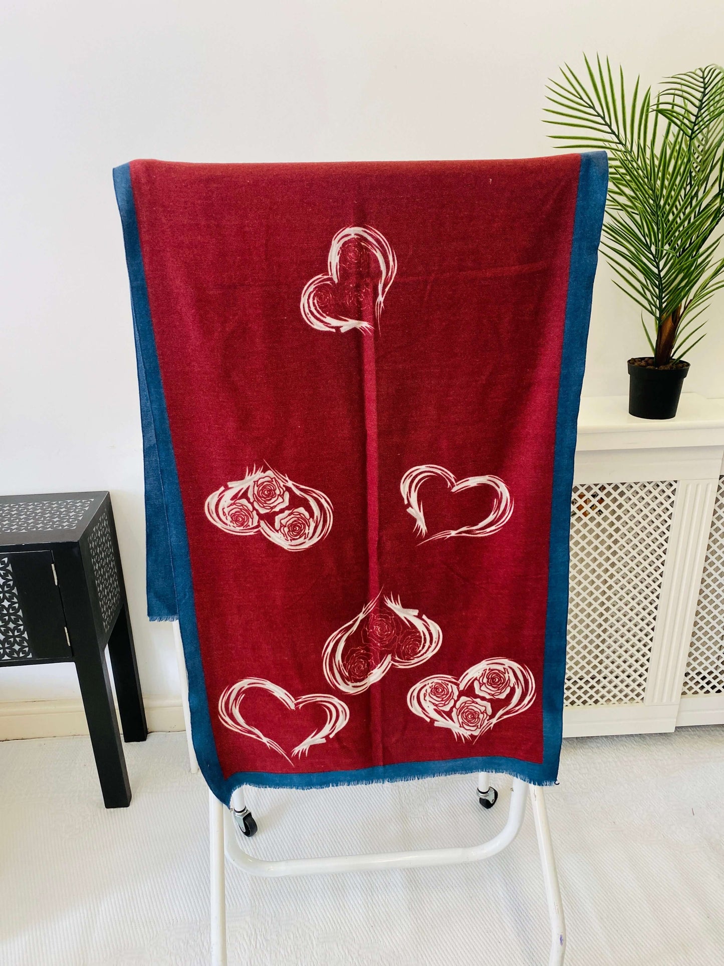 Rose Hearts Blanket cashmere scarf