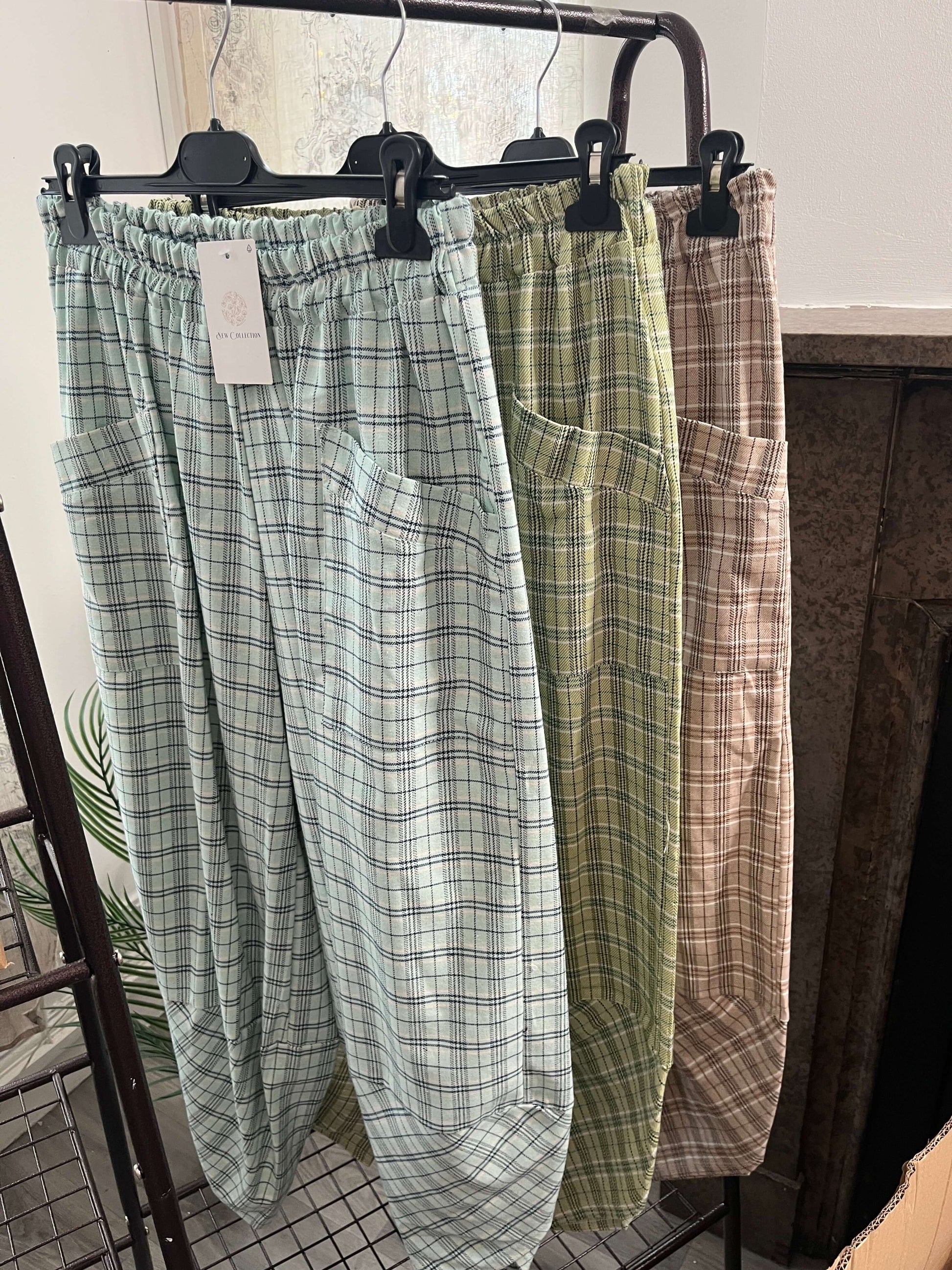 Vienna Plaid Tulip Style Barrel Trousers