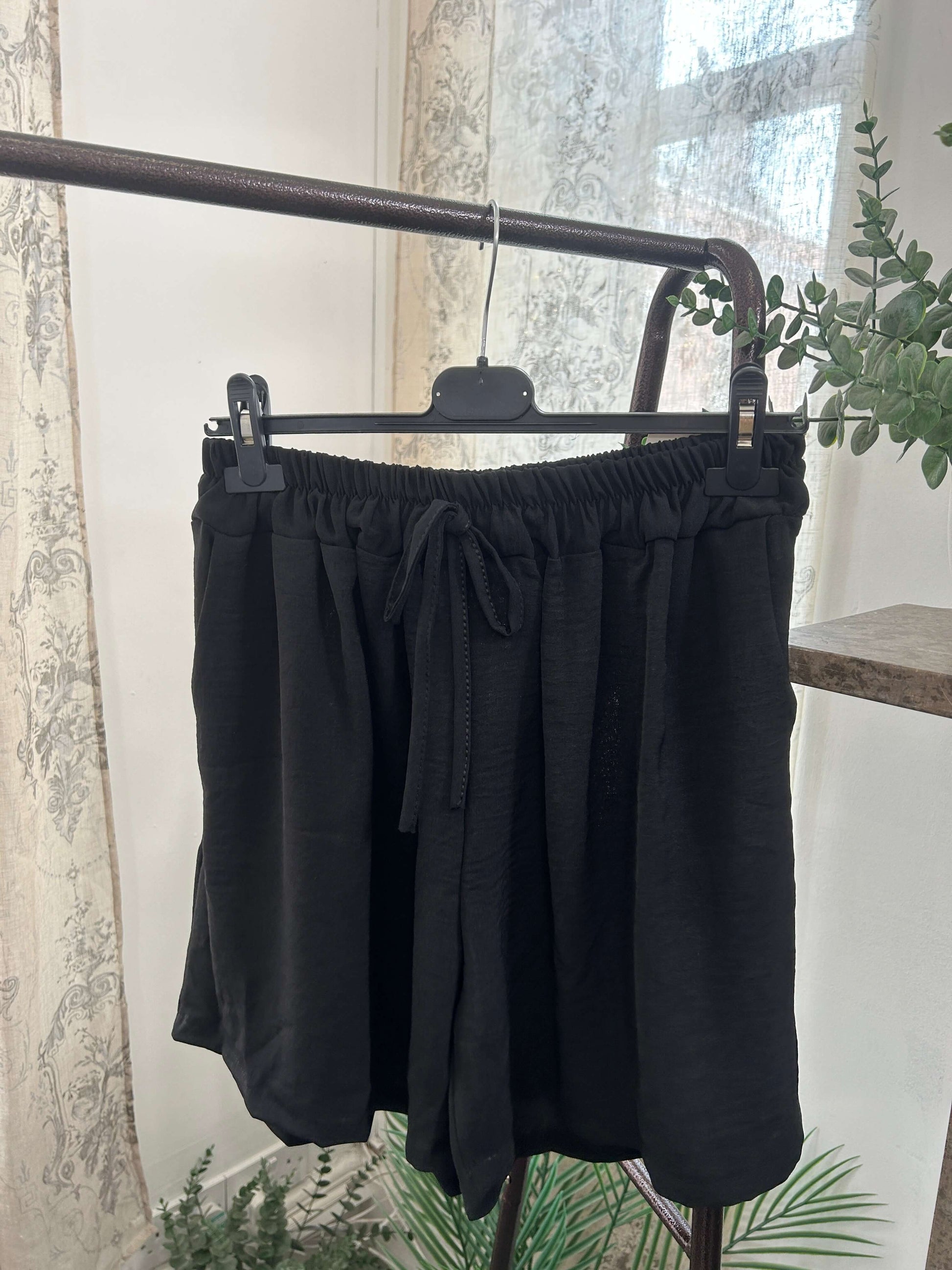 Plain Elegant Floaty Shorts