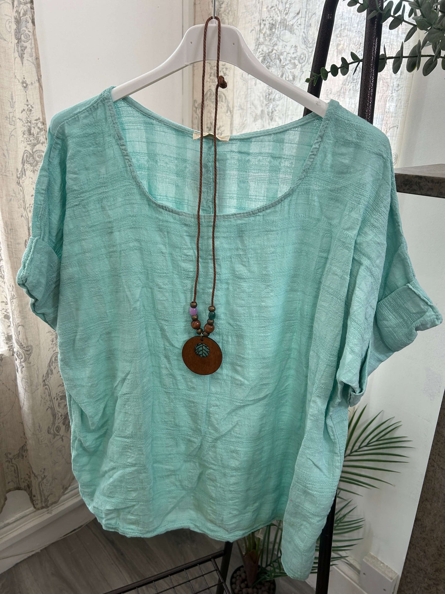 Sofia Stripe Weave Box Top With Necklace