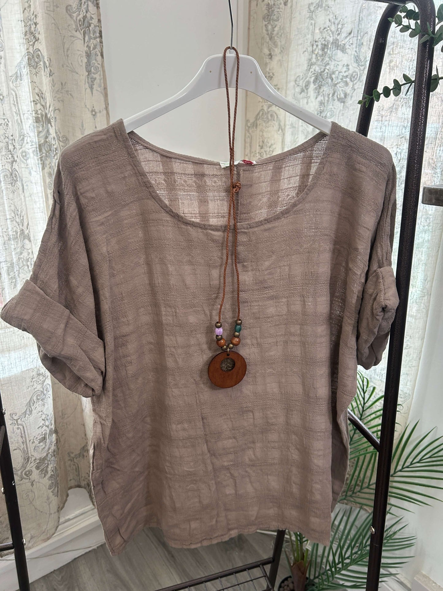Sofia Stripe Weave Box Top With Necklace