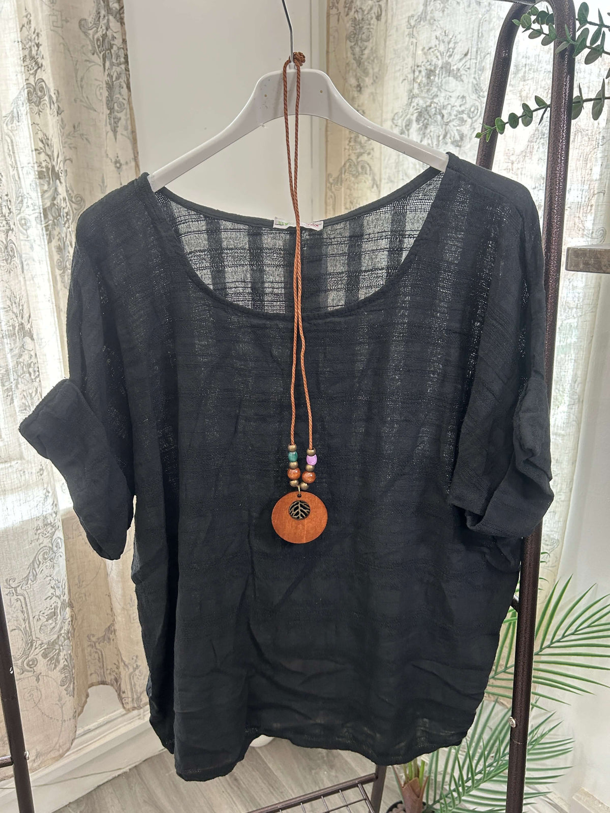 Sofia Stripe Weave Box Top With Necklace