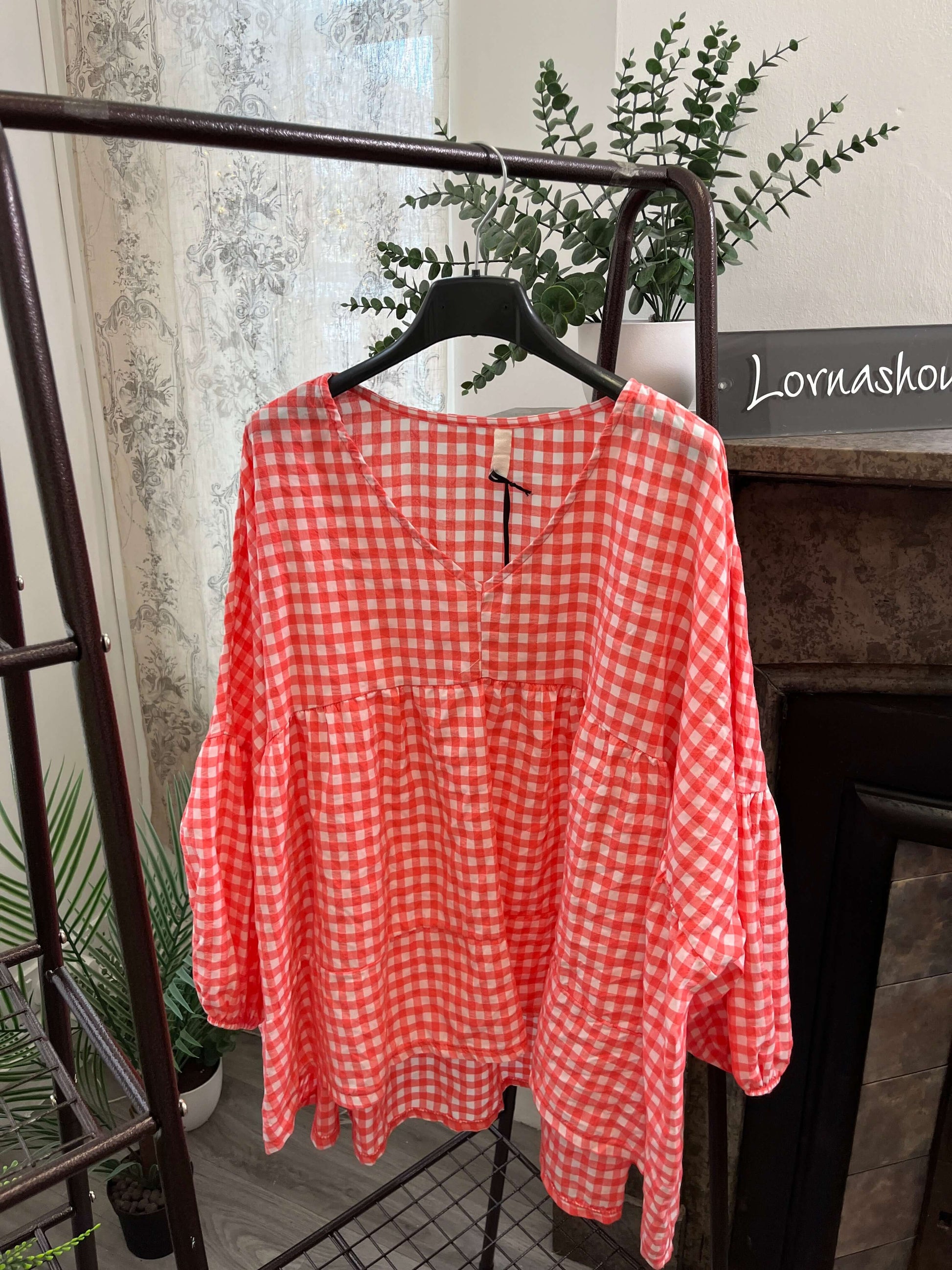 Gingham Lagen Look Tiered Top