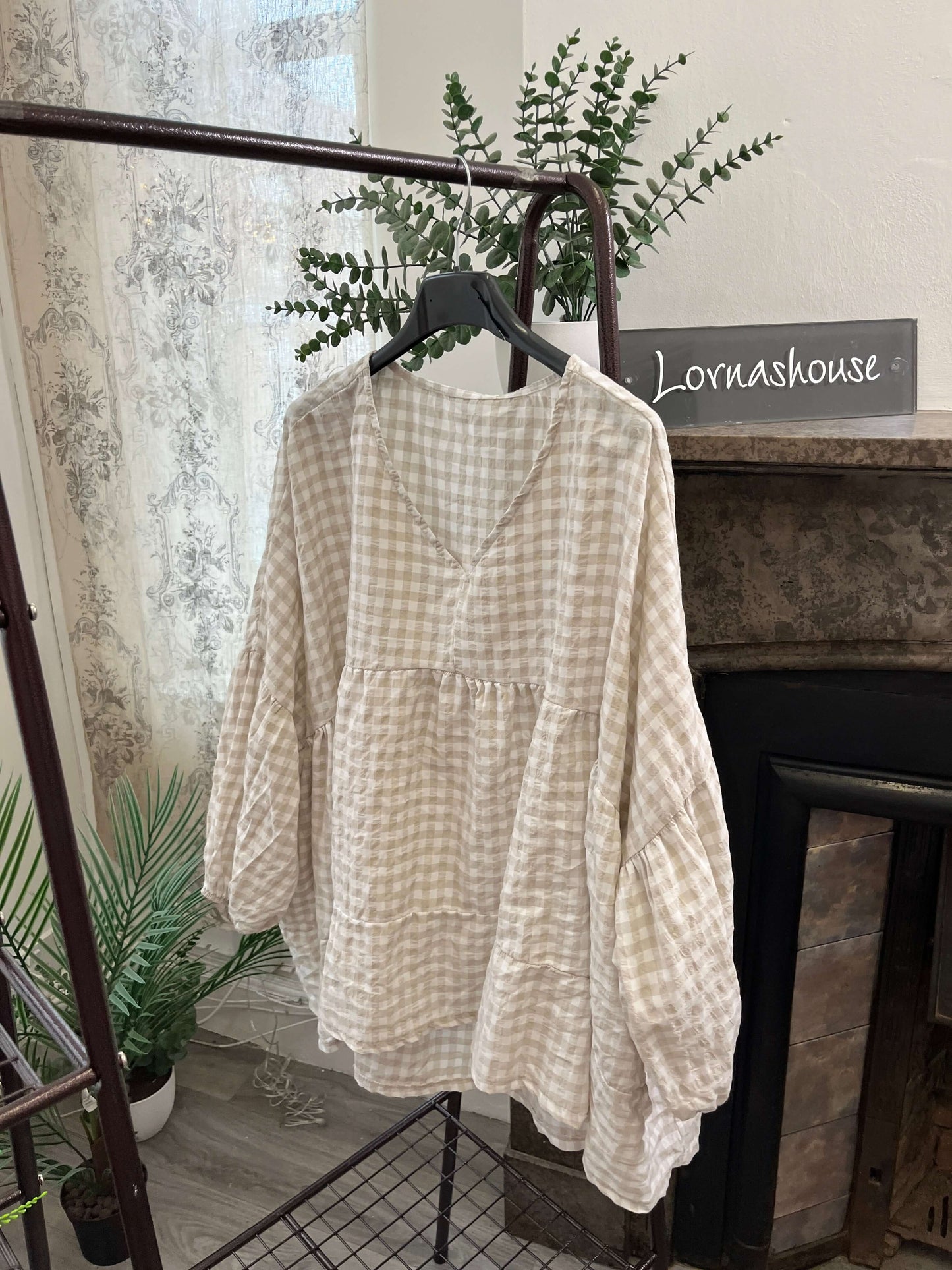 Gingham Lagen Look Tiered Top