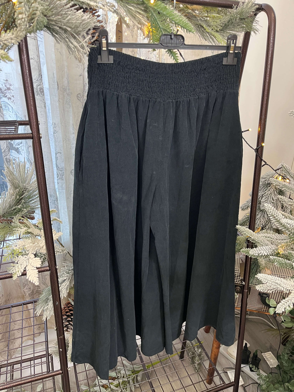 Olive Ladies Needlecord Elasticated Cullottes